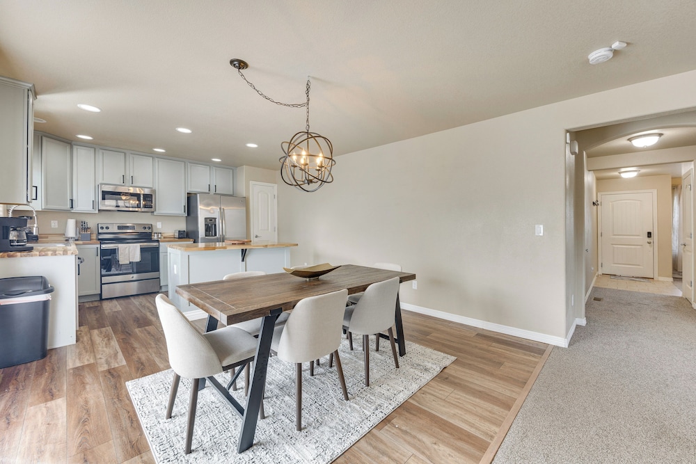Explore Pikes Peak & Colorado Springs: Family Home