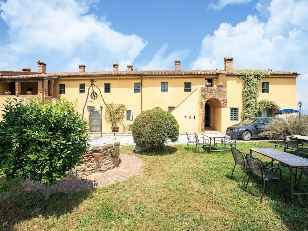 Apartment in Tuscany Near Pisa and Beaches