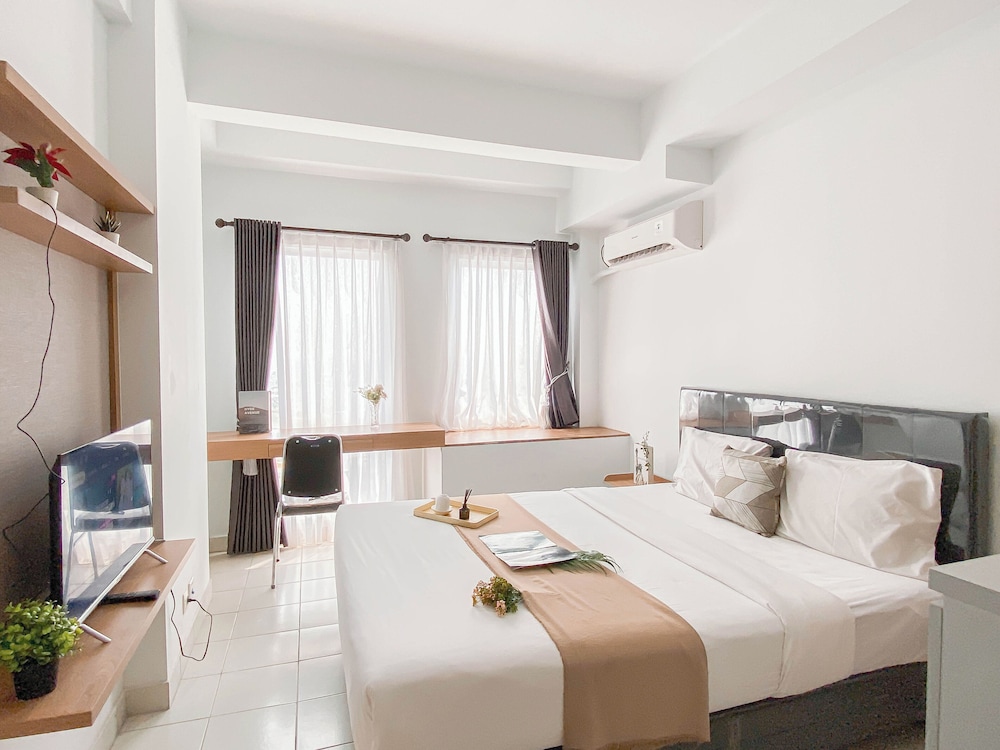 Basic Look Studio Near Bekasi Station At Patraland Urbano Apartment