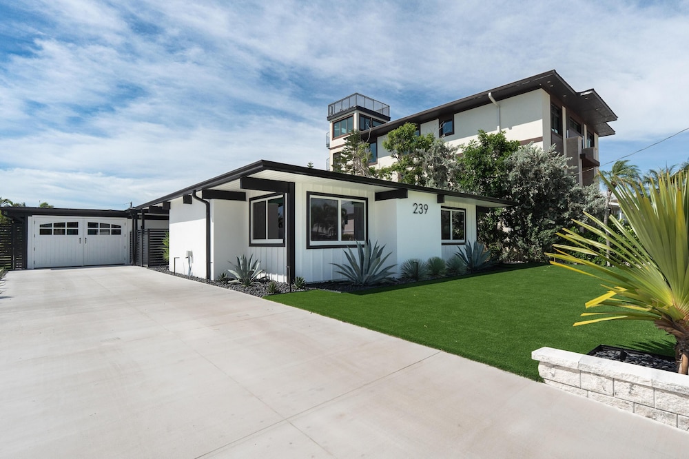 Curlew Beach Cottage