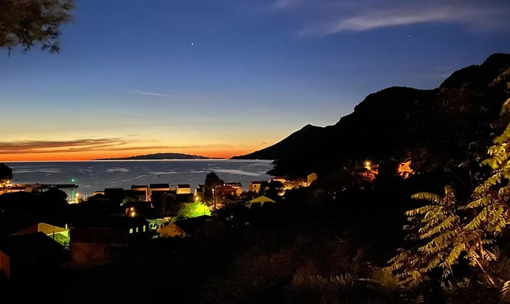 Olive-sunset Haven in Zuljana