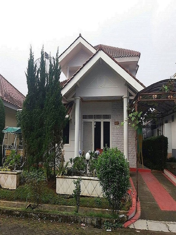 Villa Kota Bunga Seruni