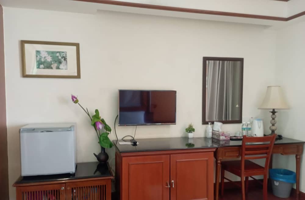 Alpine LXPD Full Seaview Water Chalet photo 8