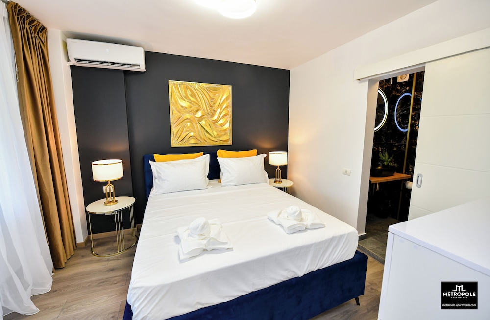Metropole Apartments Central City