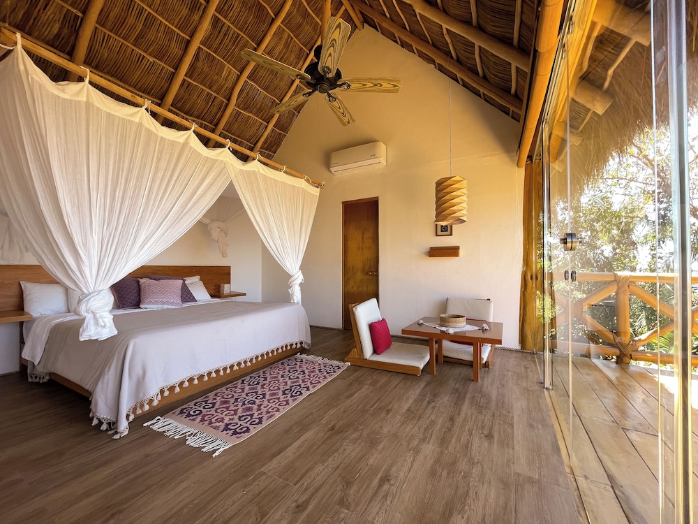 Hotel Xinalani - Image 1