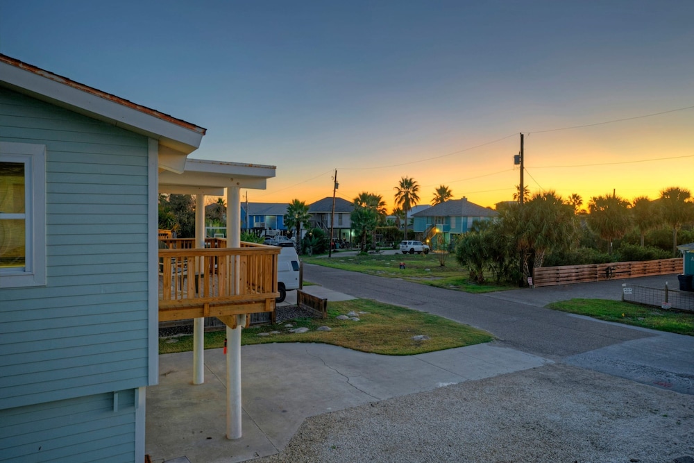 Seaglass Landing Private Pool Cabana Near Port Aransas Beaches