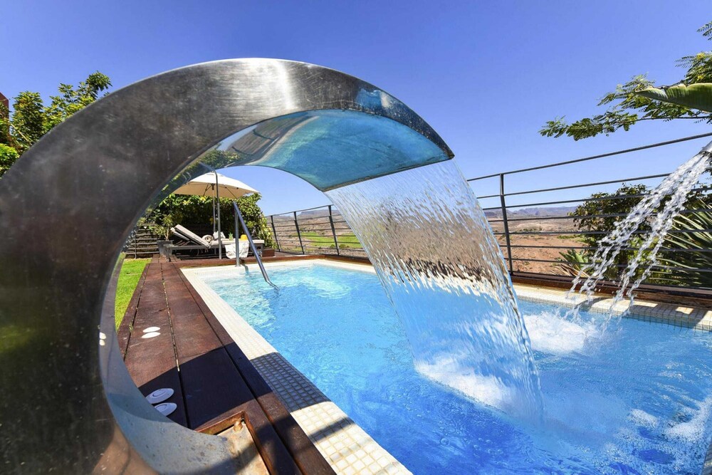 Luxurious Holiday Home With Pool in Maspalomas
