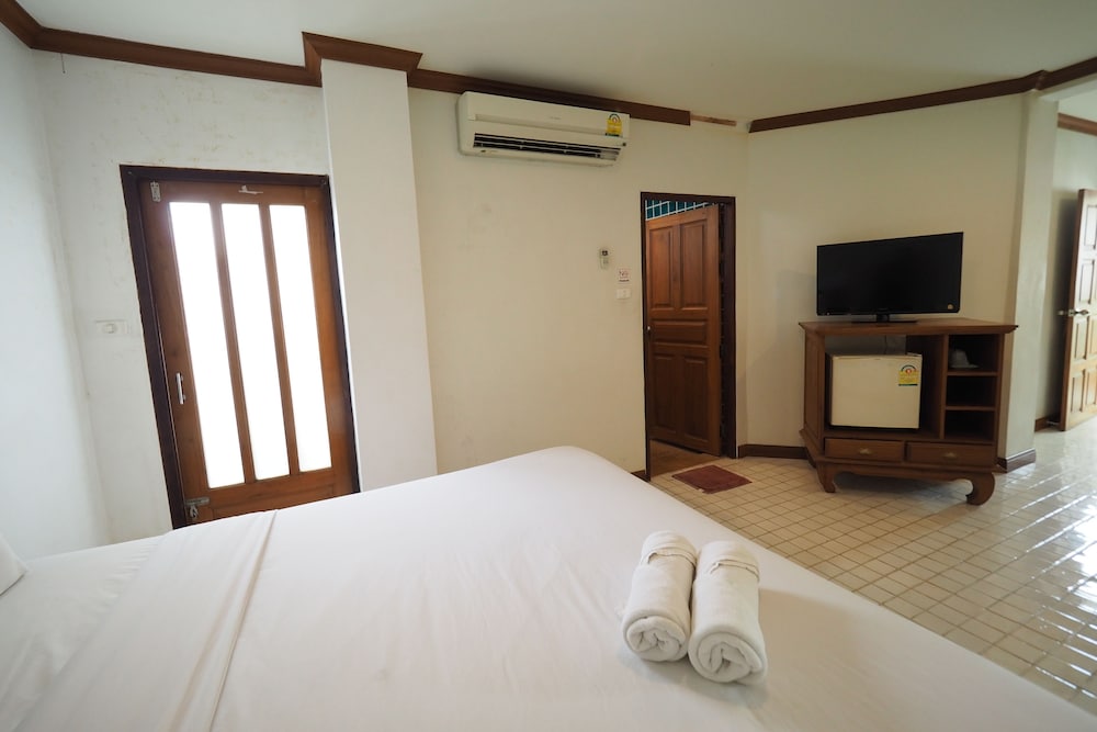 Fah Place Hotel