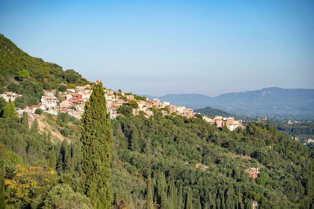 Villa Tzintzola in Kato Garouna