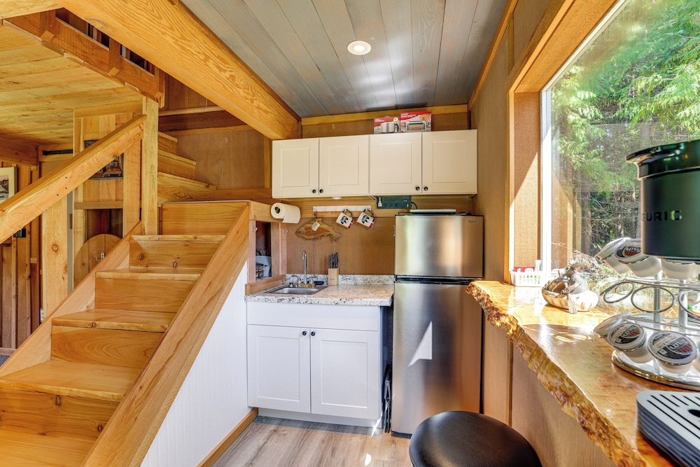 Cabin on 5 Acres in Port Angeles w/ Fire Pit! view 5