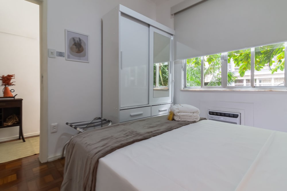 Comfort in Copacabana 9 Minutes From the Beach Cj202