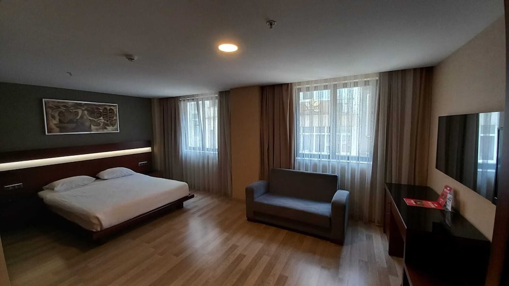 Park By Clover - Image 28