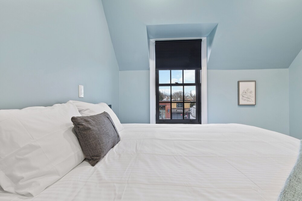 Downtown Collingwood Condos