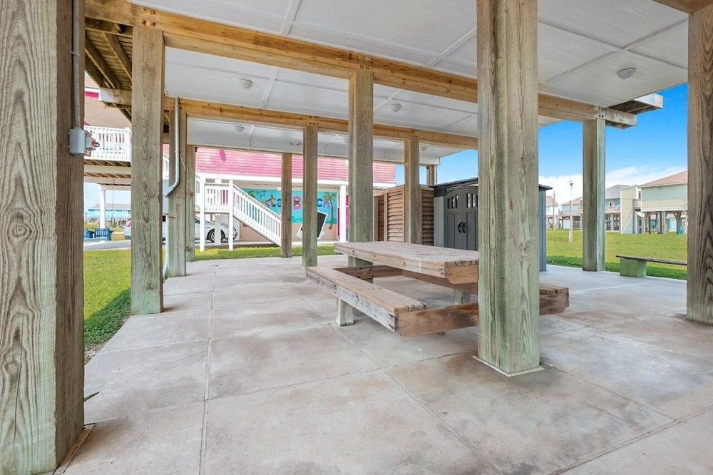 Chillax Inn 3 Bedroom Home by RedAwning