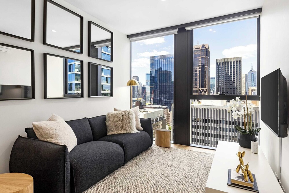 Luxuria Apartments - Collins House