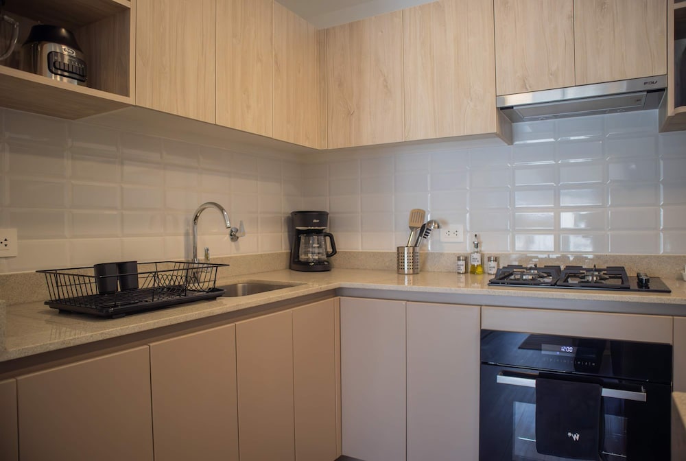 w Fantastic 2BR w Modern Deco in San Isidro