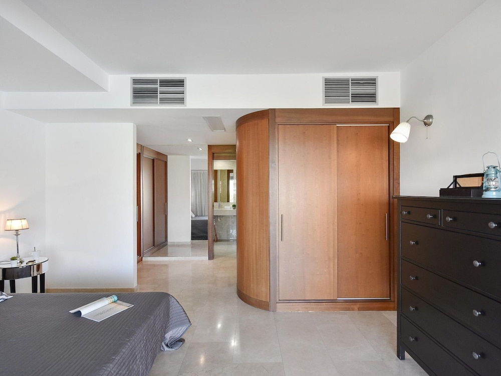 Villa With Private Pool in the Golf Resort