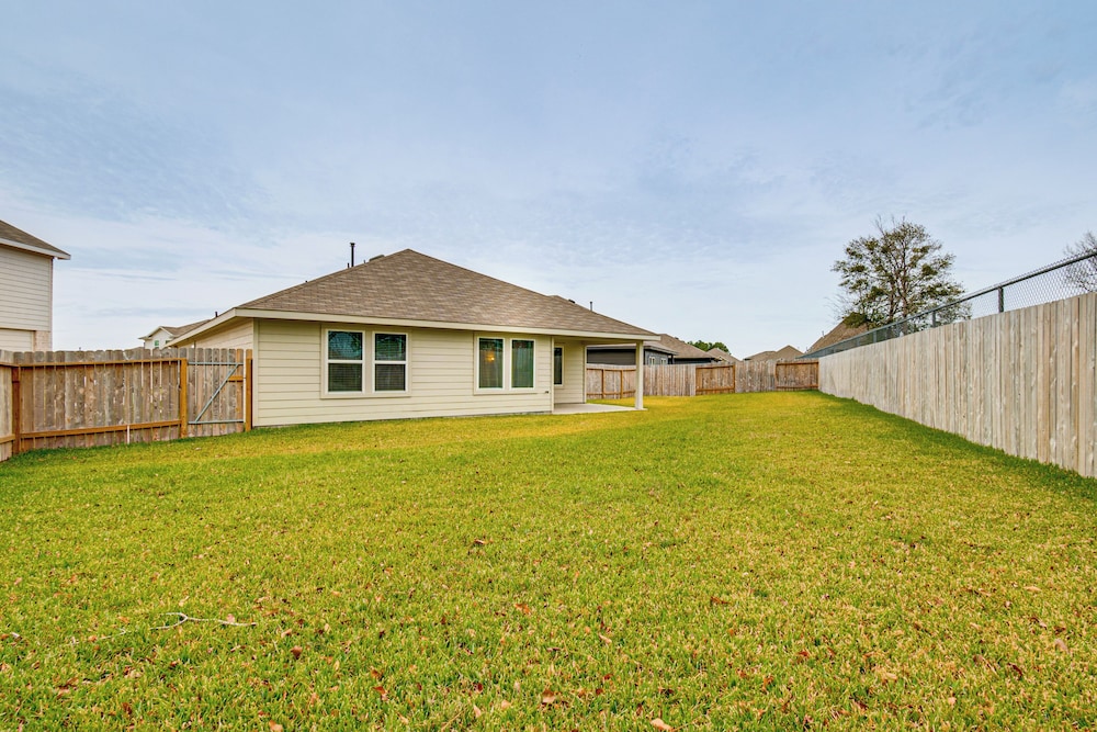 2 Mi to Palms Marina: Family Home w/ Fenced Yard!