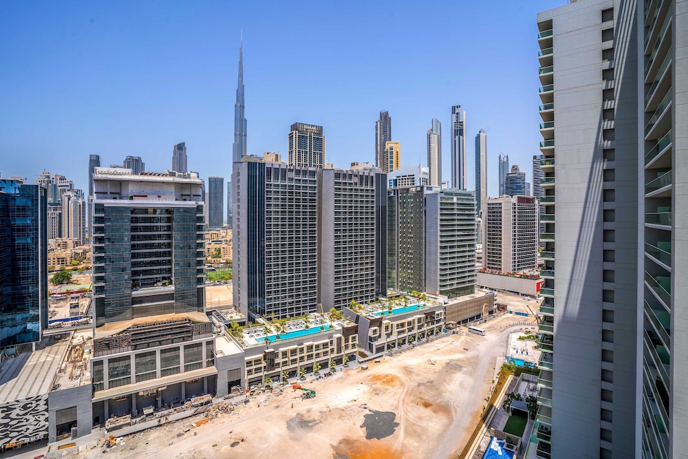 HEART OF BUSINESS BAY BURJ KHALIFA VIEW