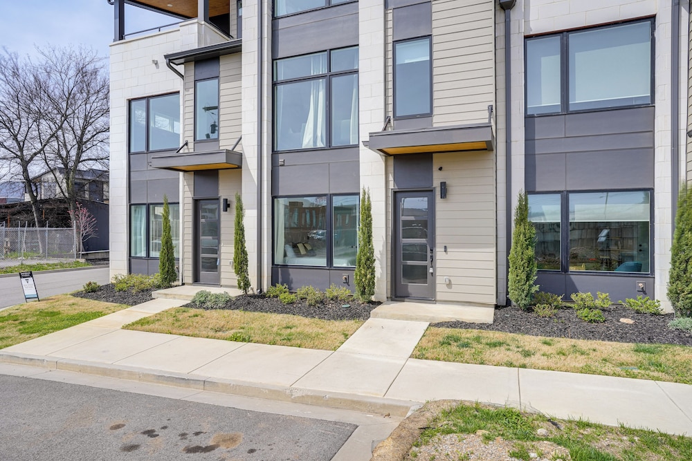 2 Mi to Dtwn: Walkable Retreat in Chattanooga!