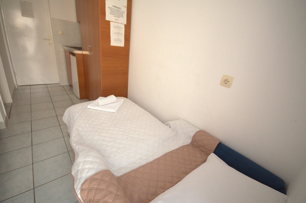 Photo 33