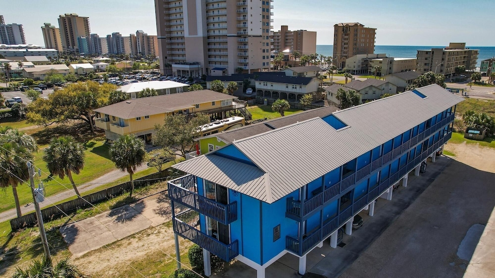 Lagoon Sun 5 1 Bedroom Condo by RedAwning