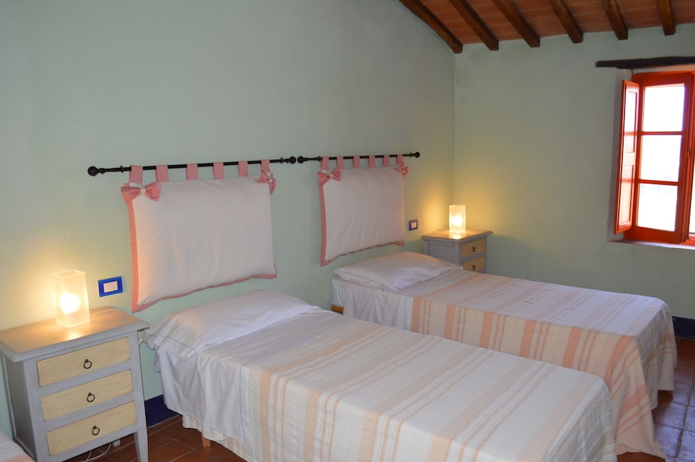 Apartment With Wonderful View in the Crete Senesi view 3