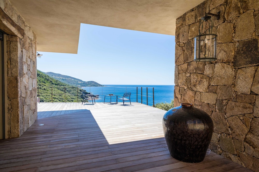 Architect Villaproperty Sea View Close to the Beaches