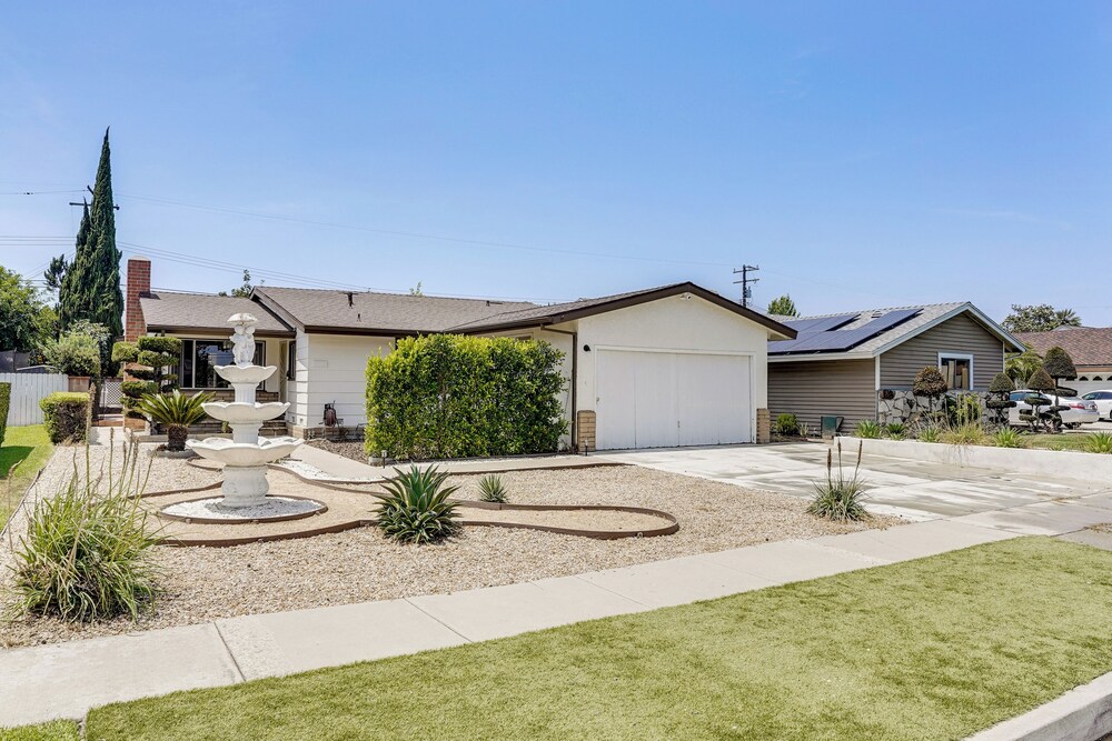 12 Mi to Dtwn LA: Family Home w/ Patio + Yard!