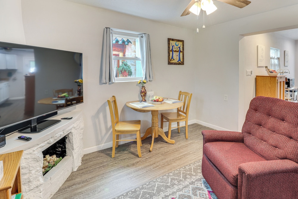 Walk to Enmu: Cozy Casita w/ Pet-friendly Yard