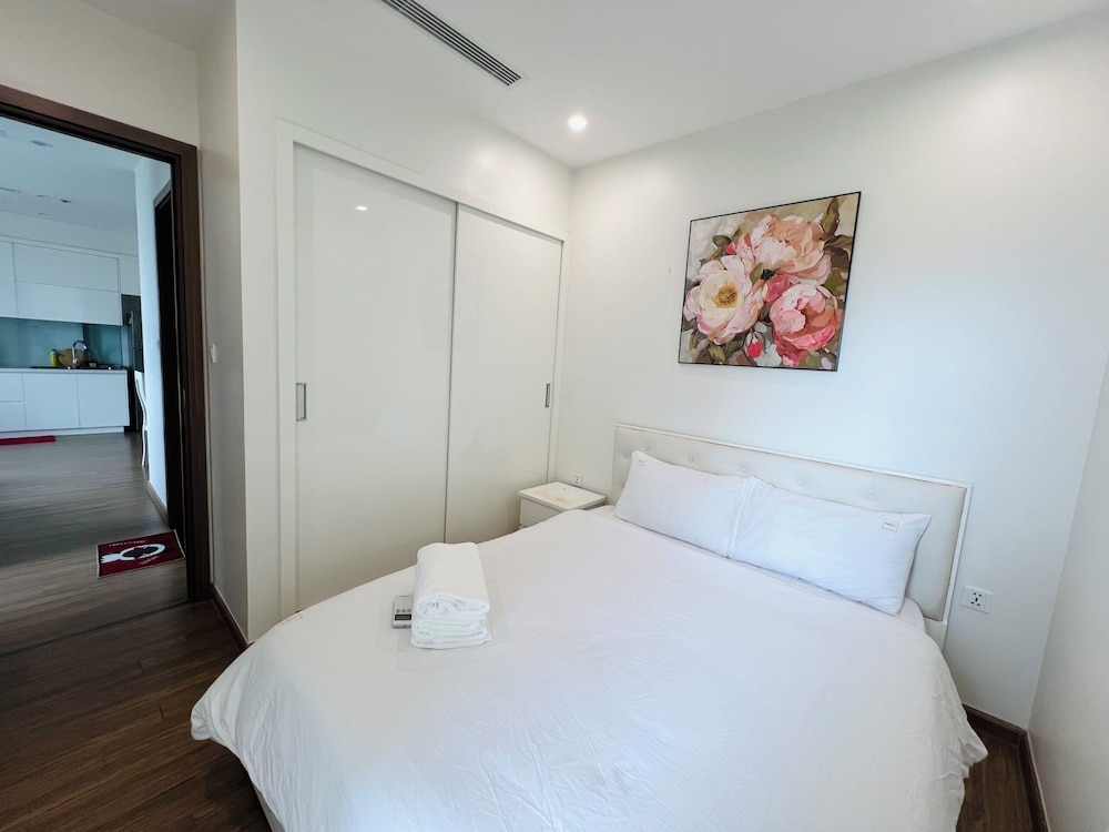 Sunny - Vinhomes Skylake Residences