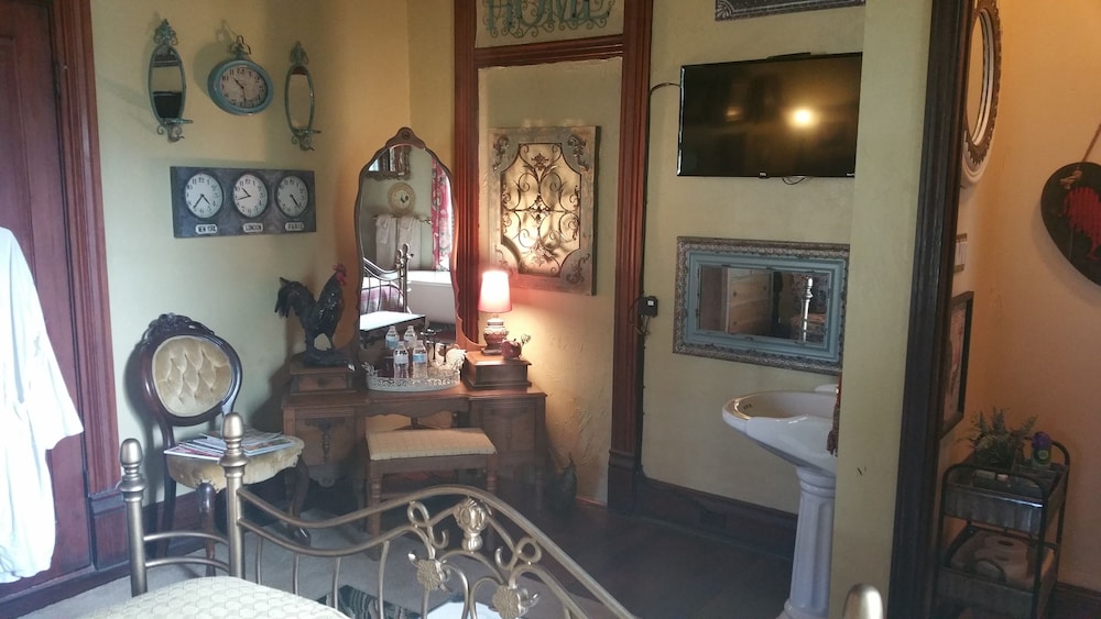 Fig Tree Manor