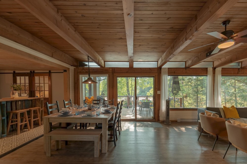 The Phoenix - Riverside Chalet With Beach