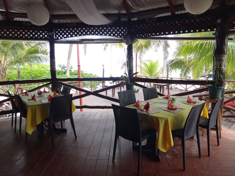 Va-i-moana Seaside Lodge
