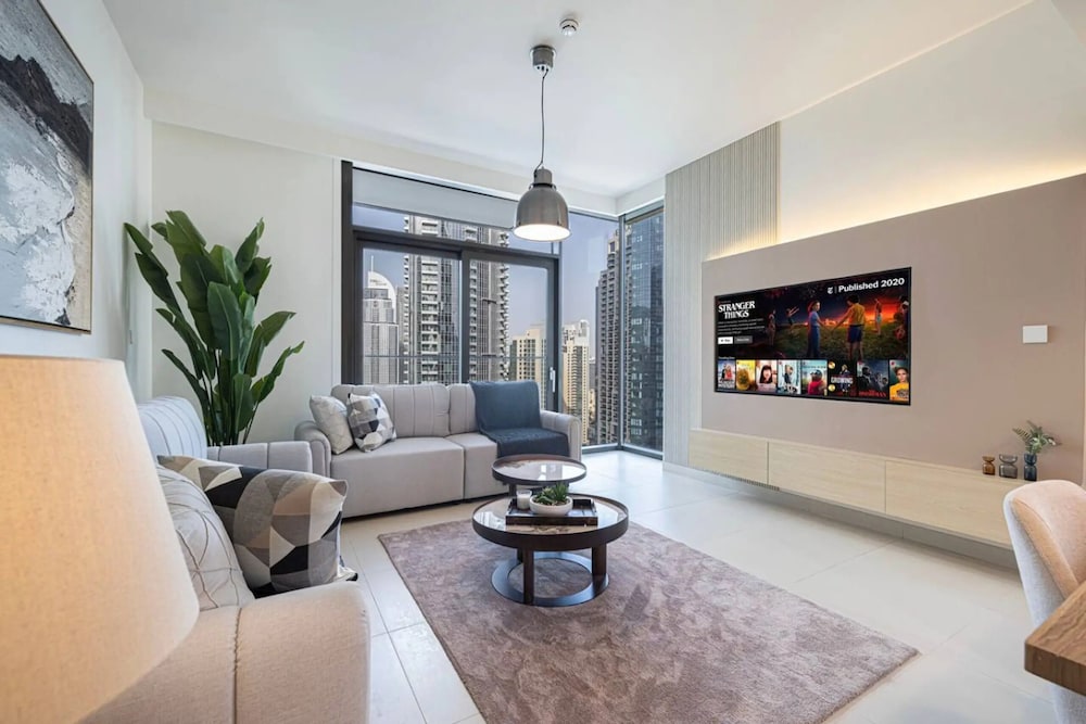 Burj Crown Lux Apartment by Dubai Mall