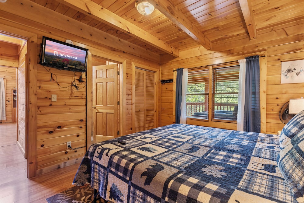 Serene Creek Cabin