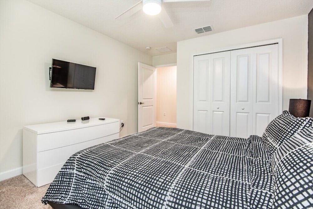 4bed 3Ba Champions Gate Pool Home view 2
