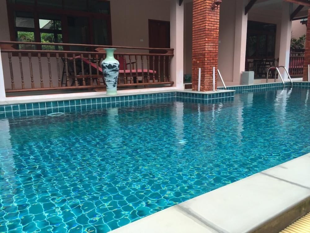 Haad Yao Resort