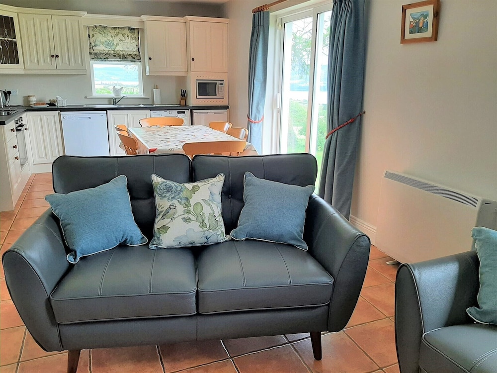Abhainn Ri Cottages view 5