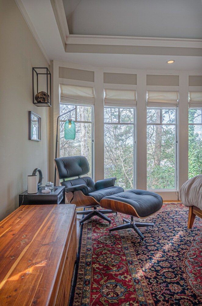 Spacious 3BR Midtown Home - Grad Family