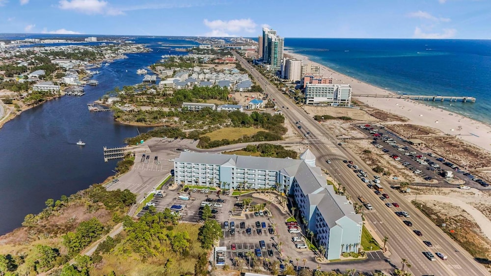 Grand Caribbean 225