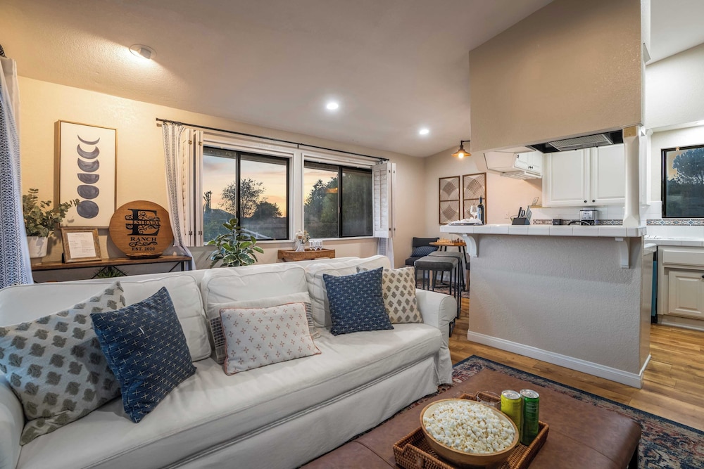 Scenic Deck w/ Sunset Views Near Temecula Wineries Estrada Ranch by Avantstay