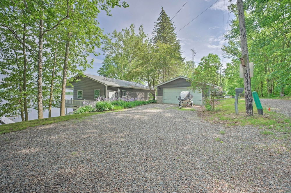 Coldwater Family Retreat w/ Boat Dock & Grill! view 5