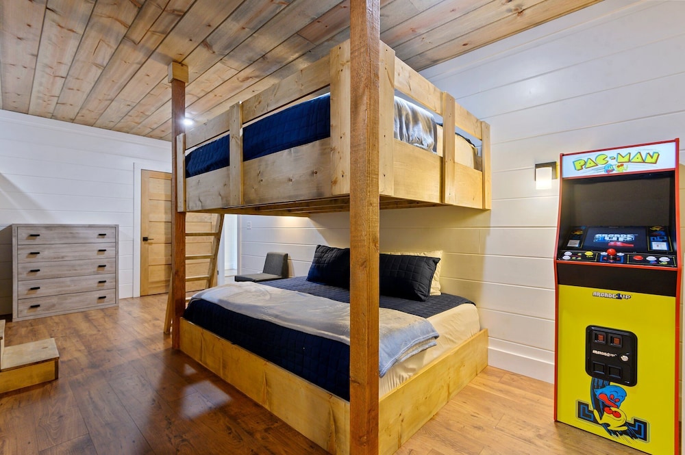Luxury Retreat in Broken Bow