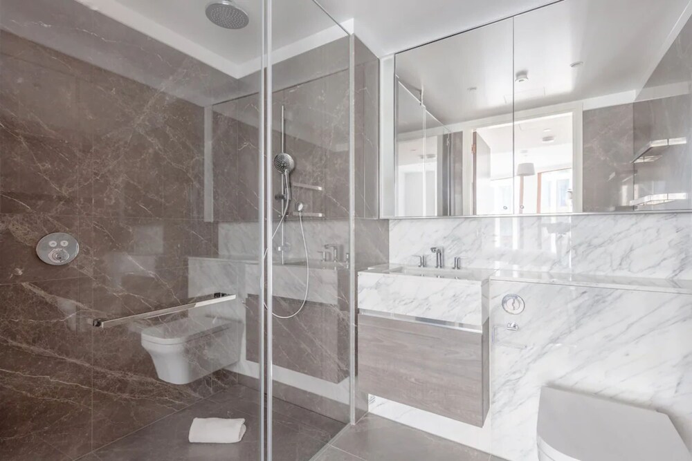 Luxurious 2 Bedroom Flat by the River Thames - Vauxhall