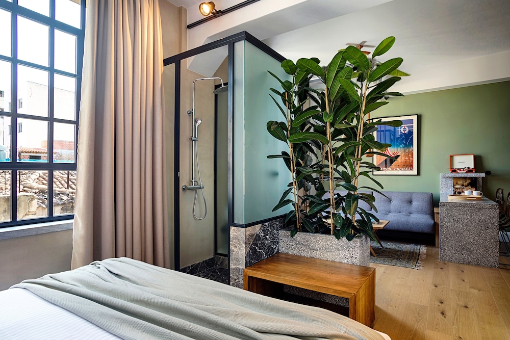 The Foundry Suites