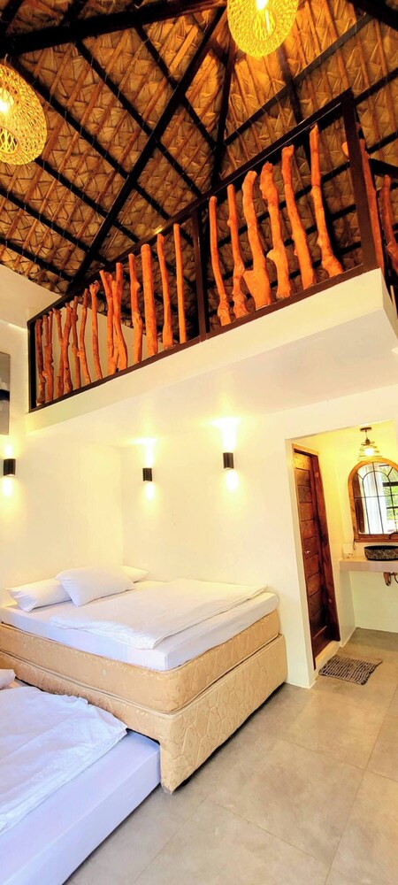 Modern Bahay Kubo Near Tagaytay - Casita Anahaw