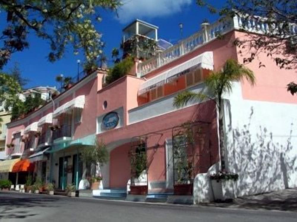 Hotel Il Nespolo - Image 1