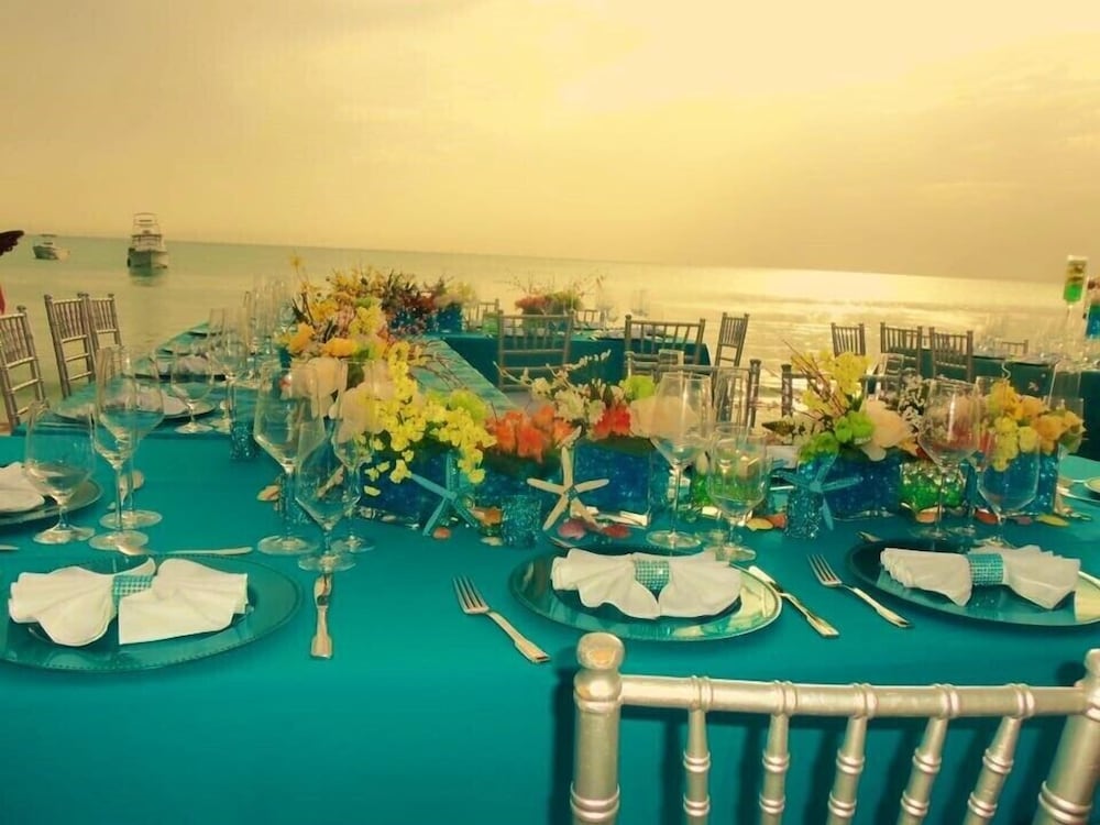 Abaka Bay Resort