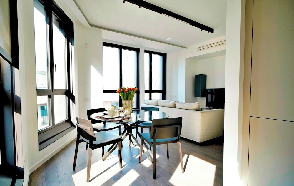 Centro San Babila - Central Tower Apartment W/ter